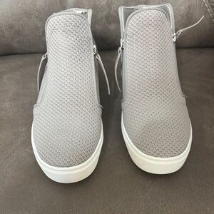 Steve Madden Light Gray High-Top Sneakers